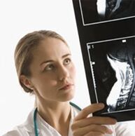 Ang diagnosis ng osteochondrosis ay tinukoy gamit ang isang pagsusuri sa x -ray